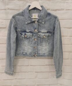 Cazadora vaquera corta