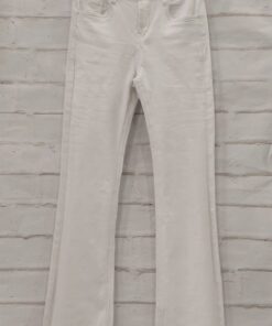 Vaquero blanco flare para chica, corte acampanado limpio sin desgastes, tiro medio y tejido denim resistente, bolsillos tras.