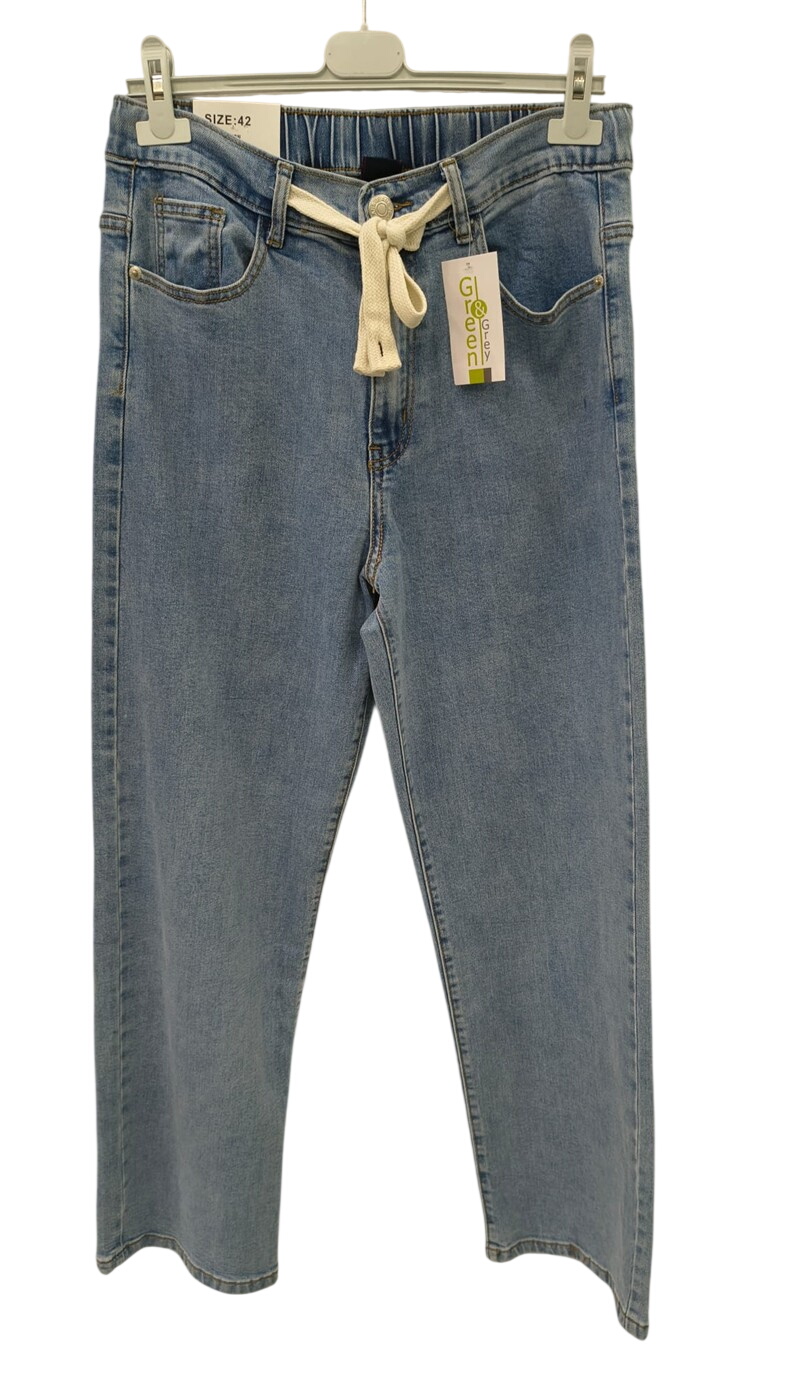 Pantalón vaquero de chico azul claro corte recto con cordón blanco en cintura, ajuste holgado, bolsillos y efecto desgastado