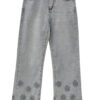 Pantalón vaquero wide leg azul claro de chica con bordado troquelado de flores en el bajo, cinco bolsillos y cierre de botón