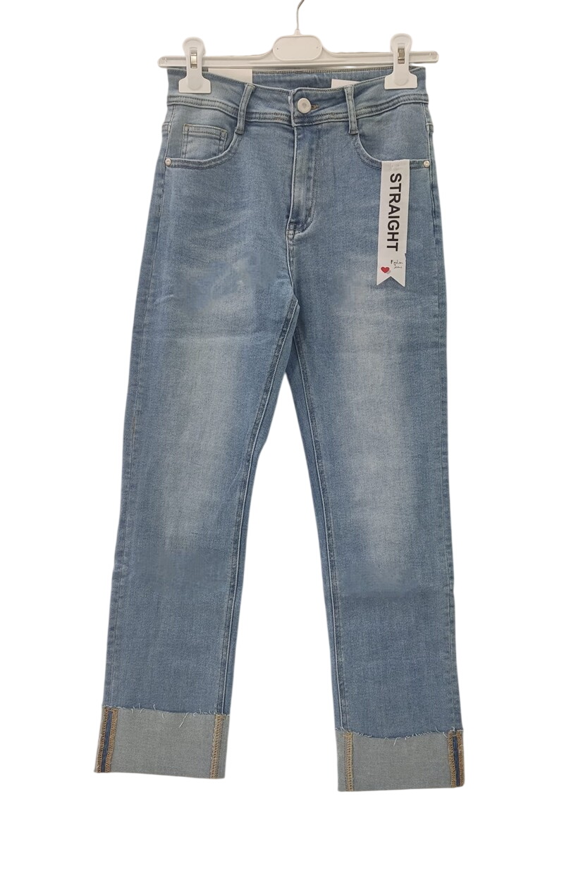 Pantalón vaquero recto azul claro para chica, corte straight, dobladillo ancho en bajo deshilachado y efecto desteñido, cinco
