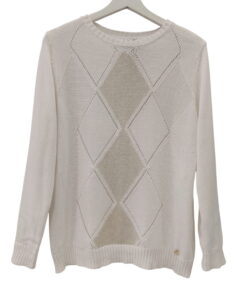 Jersey de manga larga para chica en color blanco crudo, punto fino con patrón calado de rombos, cuello redondo, ajuste recto