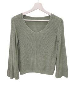 Jersey de punto monocolor verde oliva claro para chica, manga campana ancha, escote en pico, corte recto hasta la cintura y