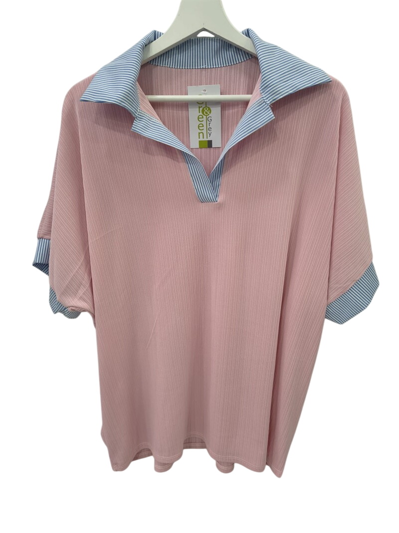 Camiseta con cuello de camisa para chica, de rayas verticales rosa pastel, cuello polo en contraste azul y blanco y manga con