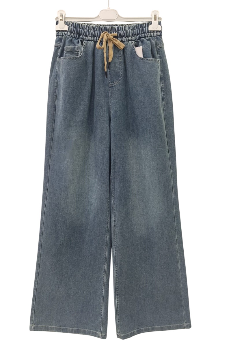 Pantalón ancho denim azul medio para chica con cintura elástica fruncida, cordón marrón ajustable y bolsillos delanteros, per