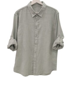 Camisa de lino gris claro para chico, manga larga con opción de recoger y cerrar con lengüeta, diseño recto y cuello camisero