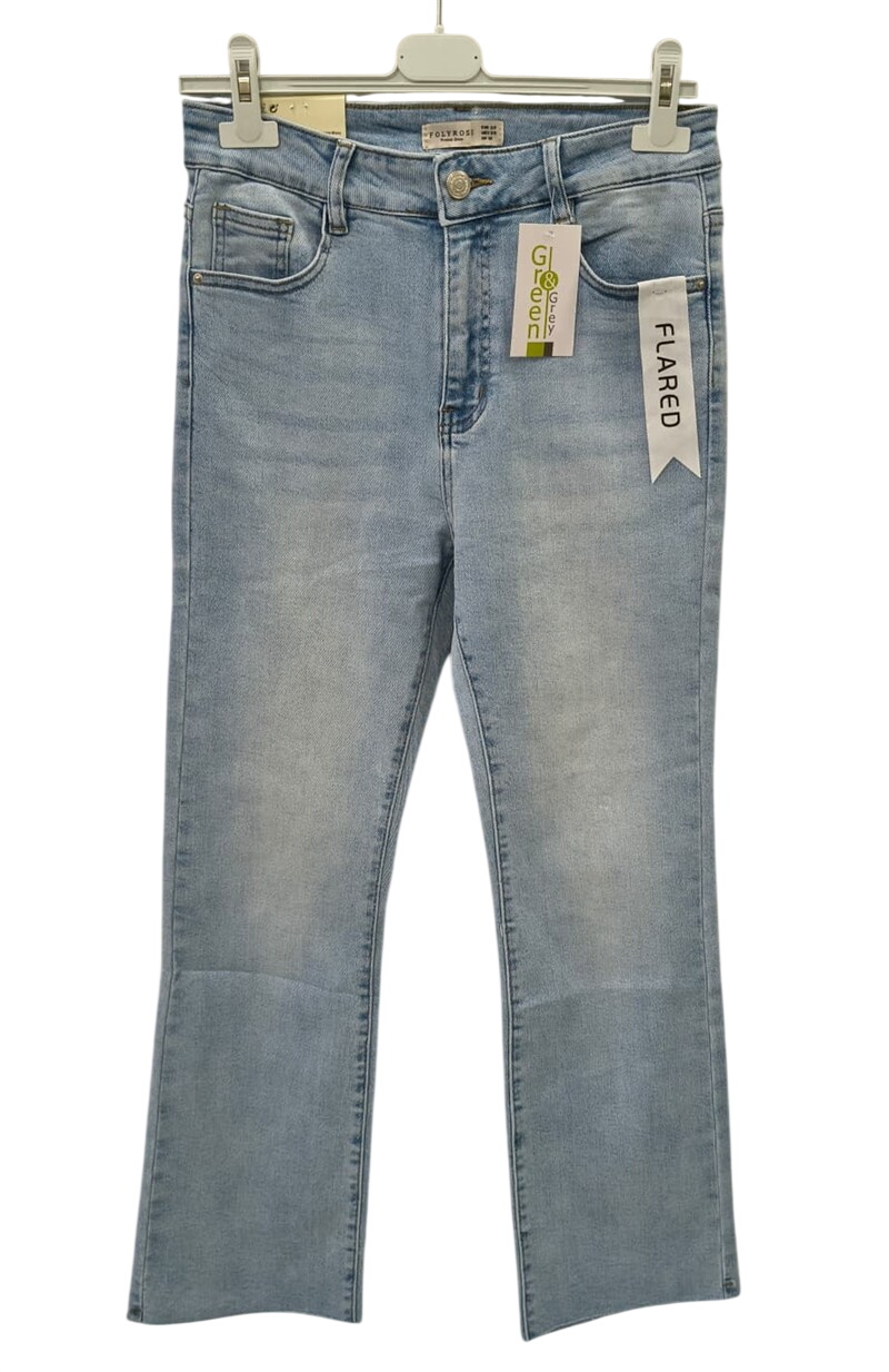 Pantalón vaquero flare para chica en azul claro con pernera acampanada, talle medio, cinco bolsillos y efecto desgastado en,5