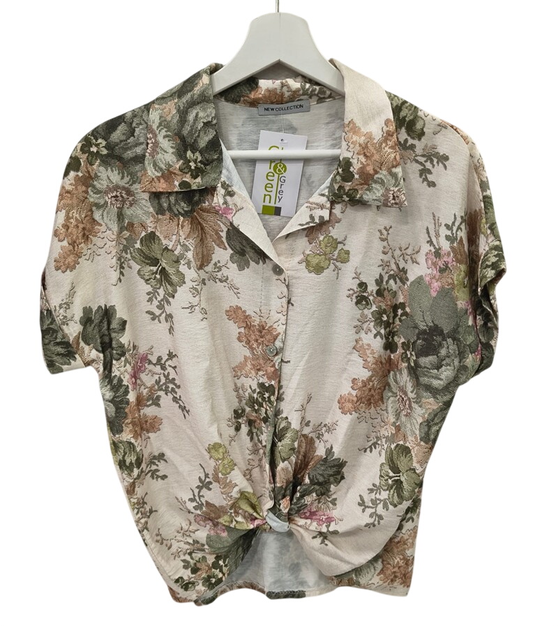 Camisa holgada de flores grandes en tonos tostados y verdes para chica, manga corta caída, nudo delantero y botones frontales