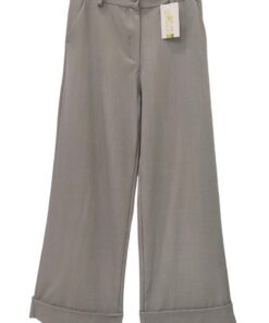 Pantalón ancho de tela para chica en color gris medio, corte fluido, con dobladillo vuelto en el bajo y bolsillos laterales