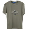 Camiseta de manga corta para chico en verde oliva, corte recto, cuello redondo, frontal con gráfica de bicicleta y mensaje BE