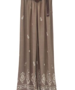 Pantalón flojo de viscosa marrón claro para chica con estampado cachemir y flores, cinturón trenzado marrón oscuro y hebilla.