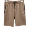 Bermuda tipo sport para chico en color beige, corte recto y por encima de la rodilla, con bolsillos delanteros de cremallera