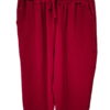 Pantalón estilo pirata corto de chica en color rojo intenso, corte flojo a media pantorrilla, cinturilla elástica con cordón