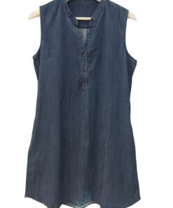 Vestido corto sin mangas azul denim para chica, escote en V con botones metálicos y ribeteado en cuello y sisas, estilo recto