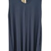 Vestido corto de punto en azul profundo, diseño monocolor con escote redondo, sin mangas, corte recto, bolsillos laterales y