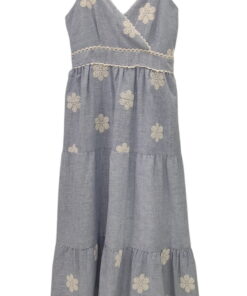 Vestido largo azul claro con tirantes finos, escote cruzado en V, bordados florales color crema y detalles de puntilla, para