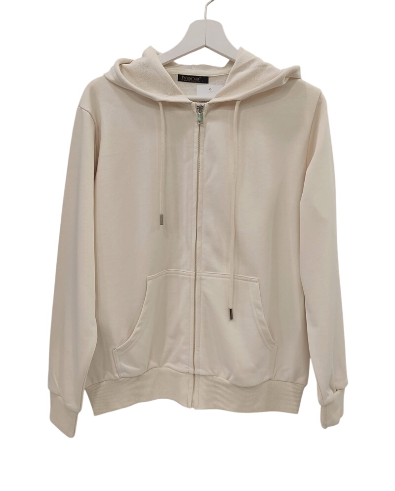 Sudadera básica crema para chica con capucha ajustable, cremallera frontal y bolsillos tipo canguro laterales. Corte recto y
