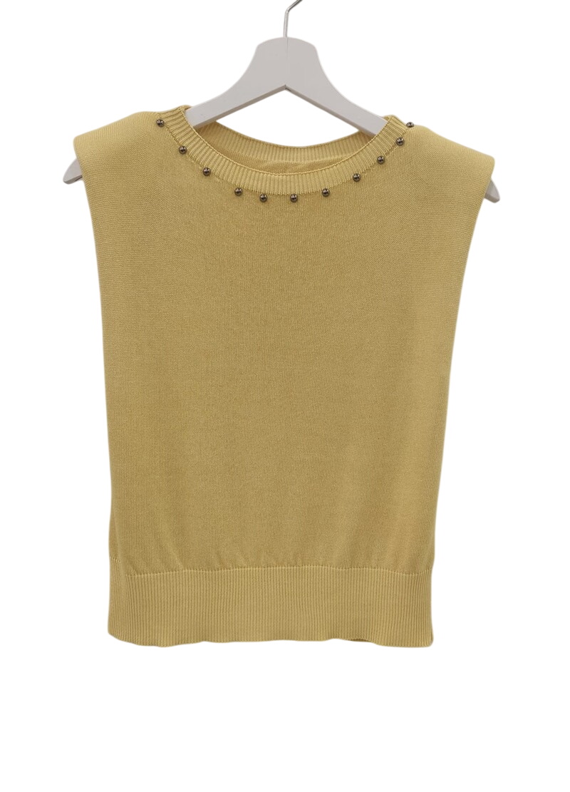Top de punto sin mangas y hombreras en amarillo mostaza para chica, con escote redondo, tachas metálicas decorativas y doblad