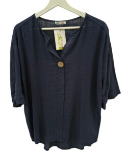 Blusa unicolor azul oscuro para chica de algodón, corte amplio, escote pico y botón decorativo de madera en la parte frontal