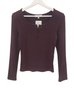 Camiseta de manga larga de canalé en burdeos oscuro, corte ceñido, con botones frontales y cuello redondo, para chica, tejido