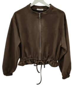 Chaqueta de ante marrón para chica con puños y bajo elásticos, cinta ajustable en la cintura y cremallera metálica frontal