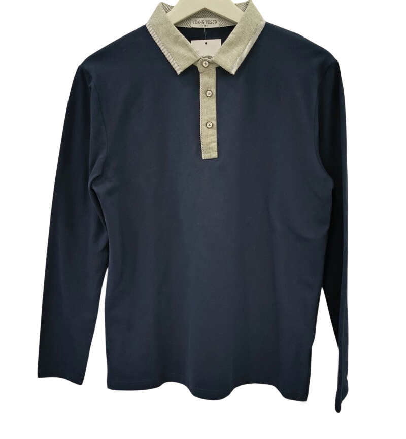 Polo de manga larga para hombre en azul marino, cuello camisero claro con rayas y botones, corte recto, tejido de algodón con