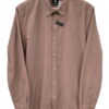 Camisa de manga larga para hombre en rosa suave, corte recto y clásico, con pequeño scooter bordado en el pecho y botones en