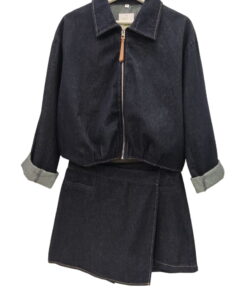Conjunto denim para chica de chaqueta tipo bomber en vaquero oscuro con cremallera metálica y skort con corte diagonal, costt