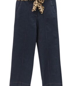 Pantalón ancho de mezclilla azul oscuro para chica con costura delantera, cinturón de animal print y bolsillos inclinados, pr