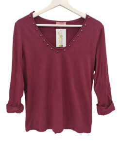 Camiseta de manga larga en burdeos para chica, cuello en V con tachas de estrellas alineadas y corte recto, algodón elástico