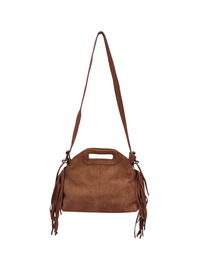 Bolso pequeño de antelina marrón con flecos decorativos en los laterales, cierre con cremallera y dos asas largas regulables