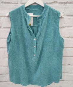 Blusa monocolor sin mangas,escote pico con 3 botones,bajo de forma redondeada,100%algodón.