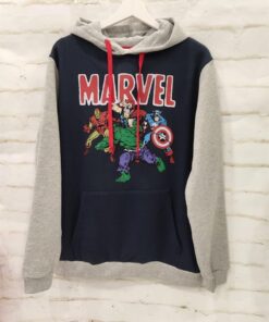 Sudadera personajes marvel,en color marino; manga larga y capucha de color gris ;con un bolsillo.Interior afelpado.