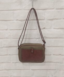 Bolso bicolor tachuelas
