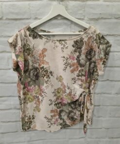 Blusa tostada floreada con nudo