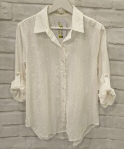 Camisa blanca puntos bordados