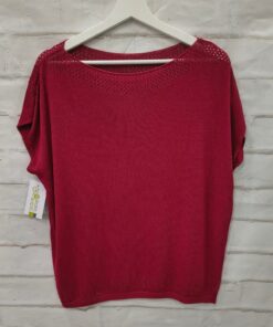 Camiseta de punto fino monocolor roja para chica, cuello redondo calado, manga corta caída, corte recto, detalle calado en do