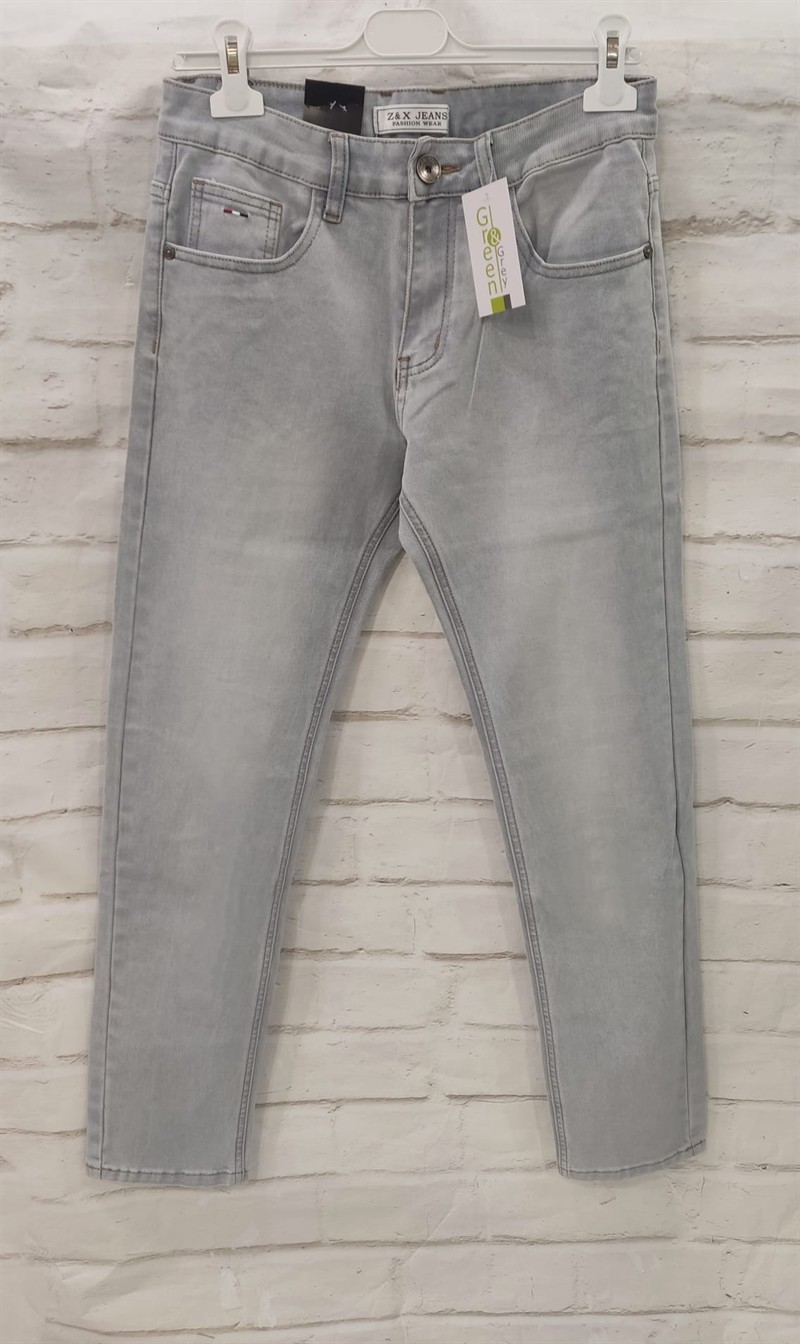 Pantalón vaquero gris claro para chico, corte regular, cierre de botón y cremallera, cinco bolsillos y costuras visibles para