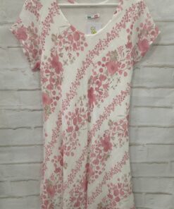 Vestido midi blanco con estampado de flores rosas, manga corta, escote en pico, tejido ligero de algodón y viscosa, corte suL