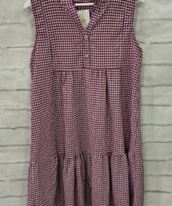 Vestido corto de cuadros vichy en tonos burdeos y blanco para chica, sin mangas, volante discreto en el bajo y escote redondo