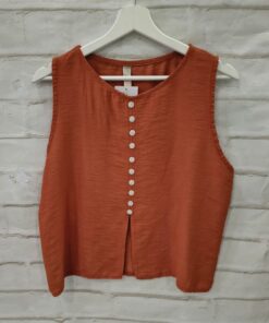 Blusa sin mangas recta color terracota para chica con botones decorativos blancos en el frontal, tejido de viscosa elástica y