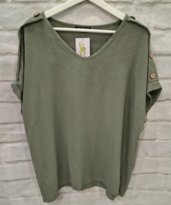 Blusa cuello V botones decorativos