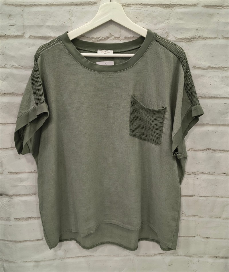 Blusa bolsillo y hombros ganchillos