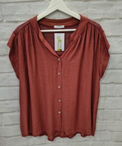 Camisa hombros ganchillo rugosa