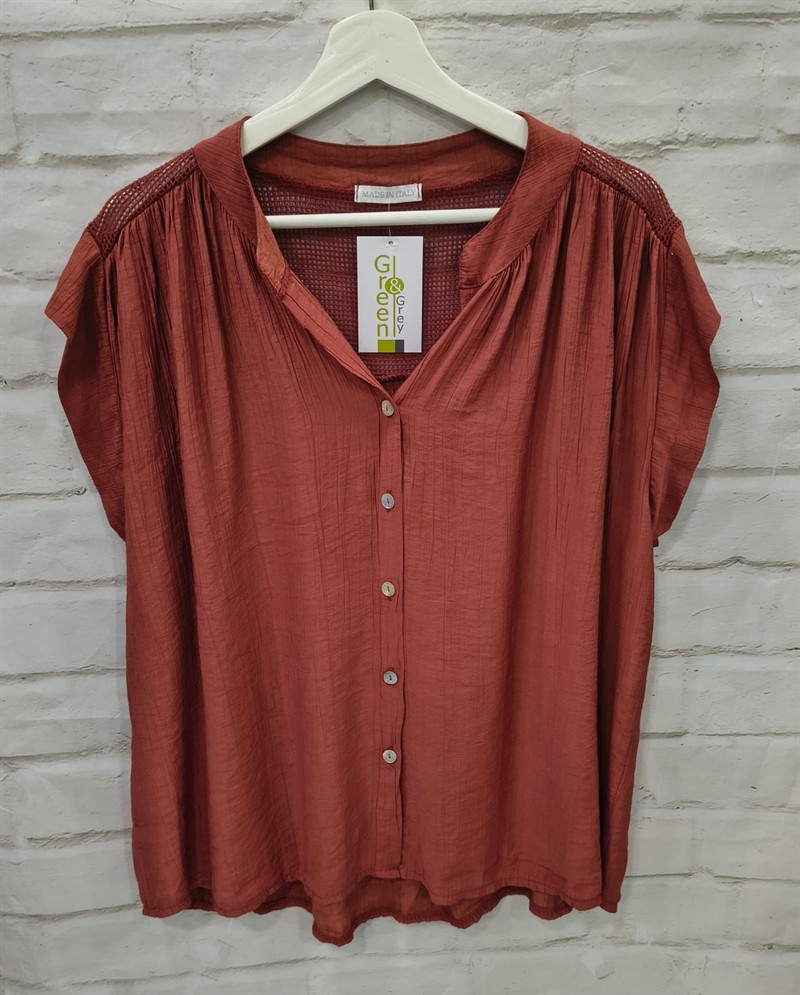 Camisa hombros ganchillo rugosa