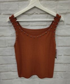 Top punto asas con tachas