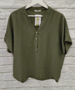 Blusa cuello v con botones aperlados